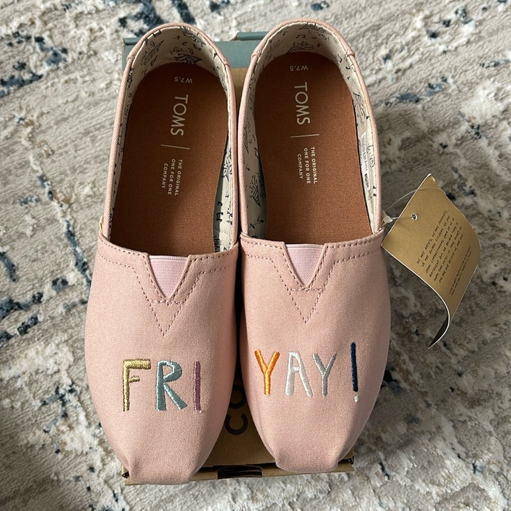 TOMS CLASSIC ROSE CANVAS EMBROIDERED FRIYAY, SIZE 7.5